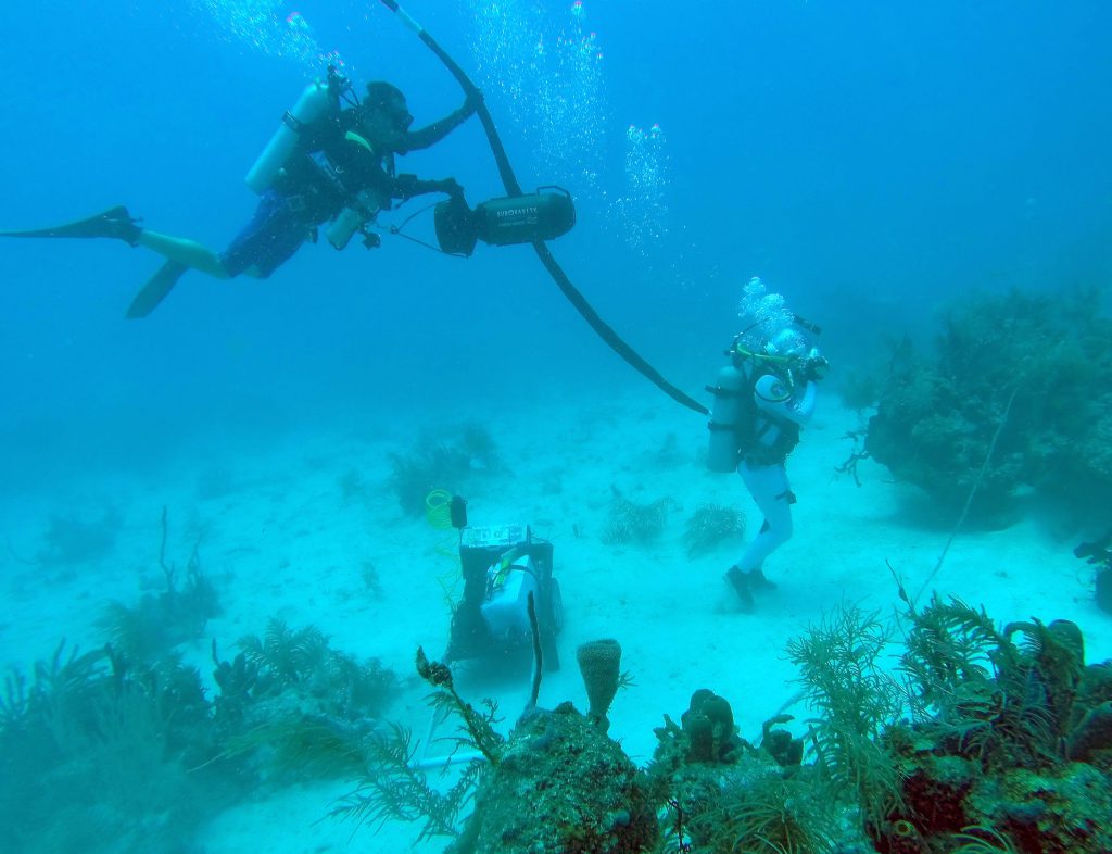 Diving with umbilical support IHMC Institute for Human & Machine