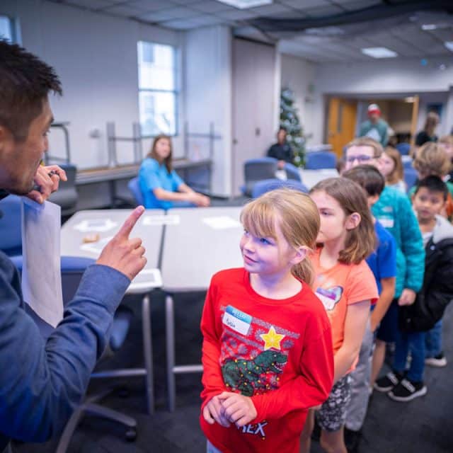 Blind Students Use 3D Pens to See Things They Draw - Assistive