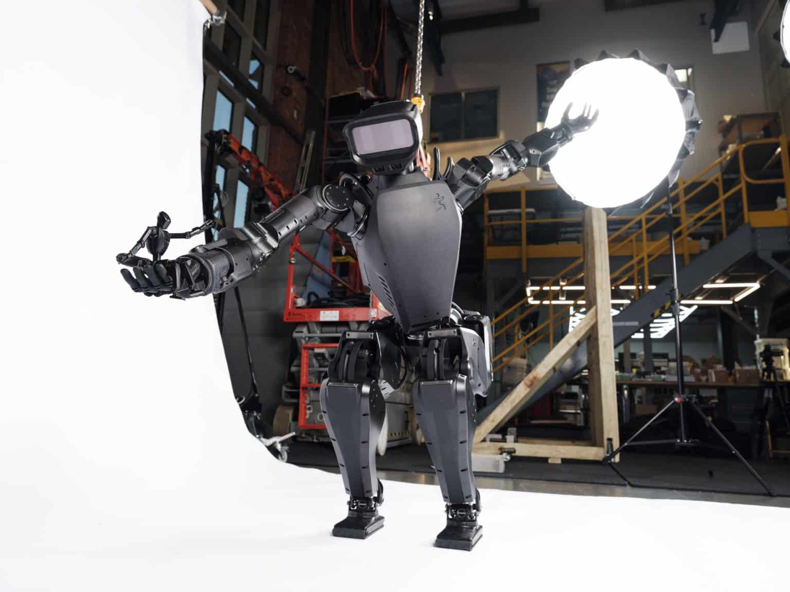 IHMC open house unveils the robotics team’s new advanced humanoid Alex ...